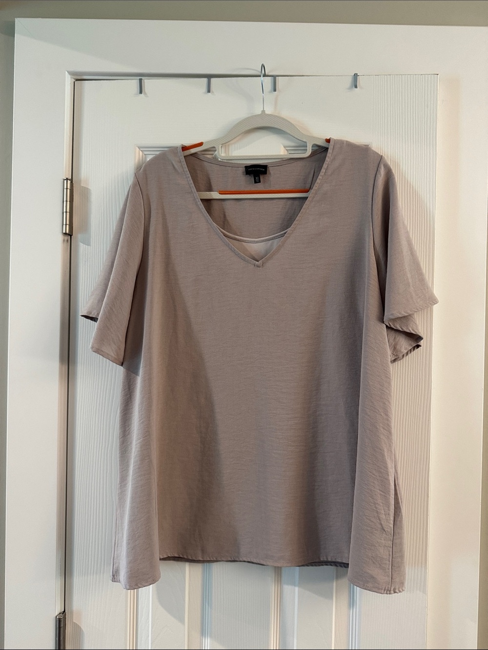 Buckle Taupe V-Neck Short Sleeve Top